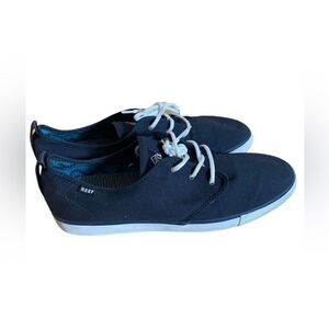 Reef navy mens sneakers. Size 13